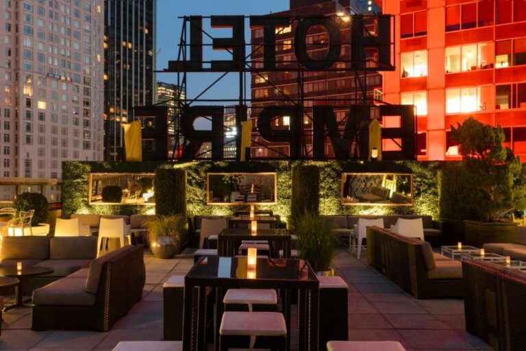 Empire Hotel New York - Rooftop nuit avec vue